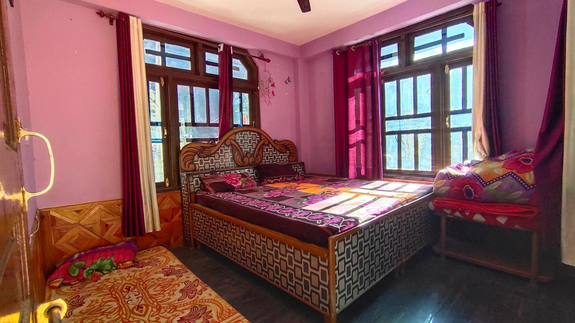 كاسول Snow View Guest House الغرفة الصورة