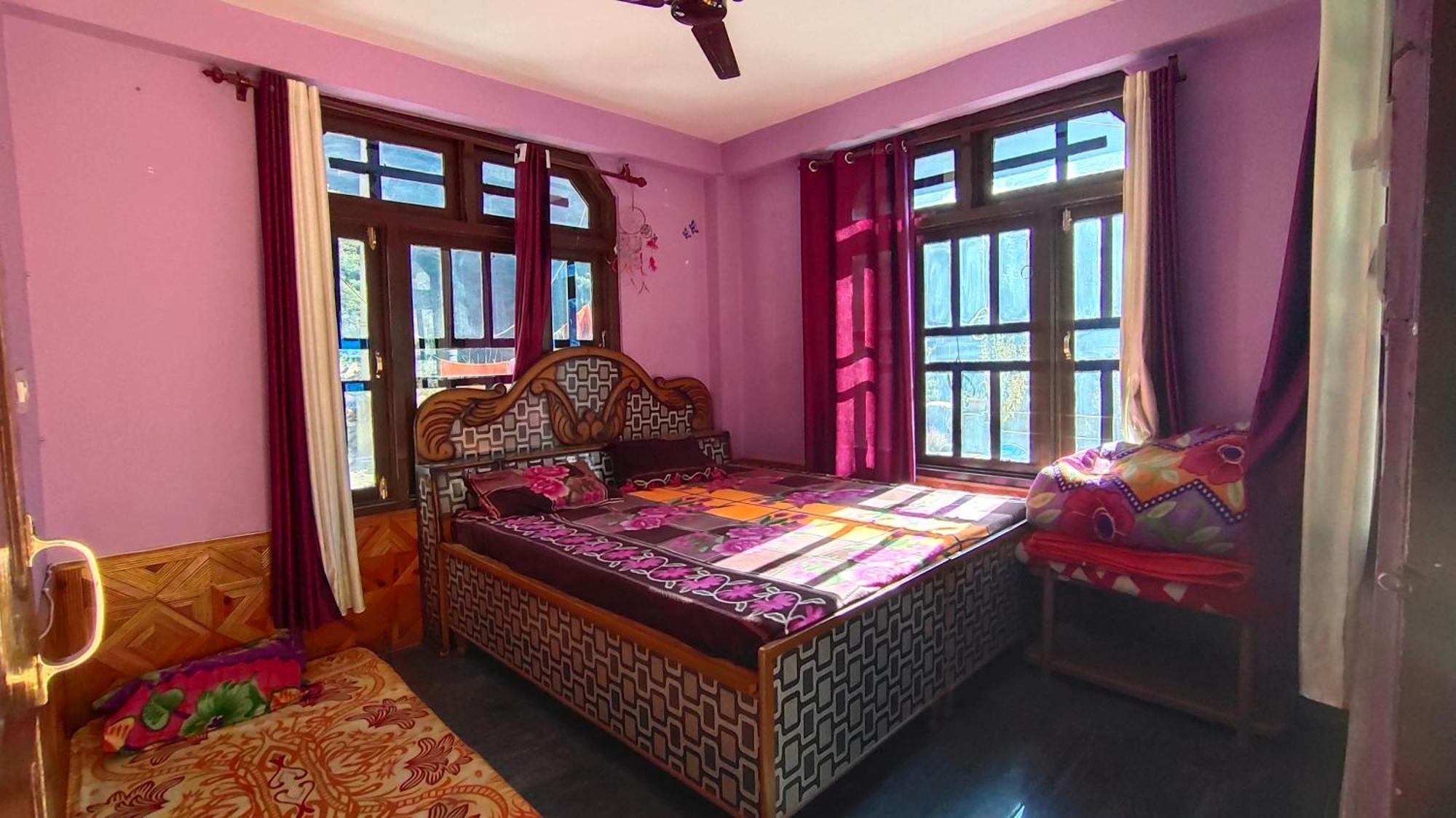 كاسول Snow View Guest House الغرفة الصورة